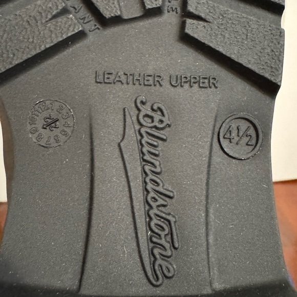 NIB Blundstone Classic 1469 - Picture 9 of 12